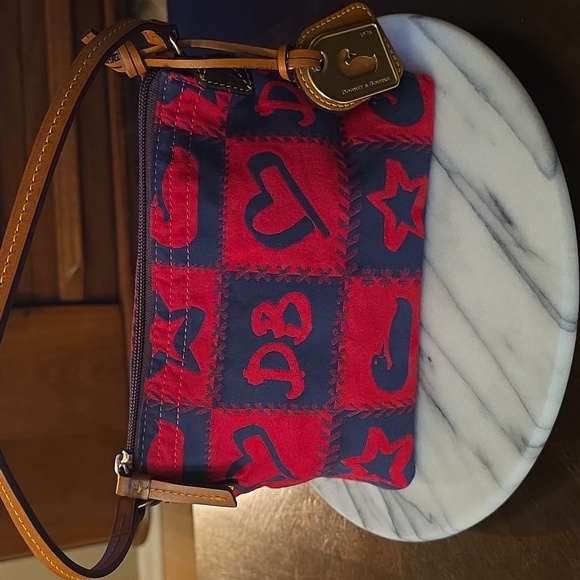 Dooney & Bourke Quilt Print Shoulder Bag! - Picture 8 of 14